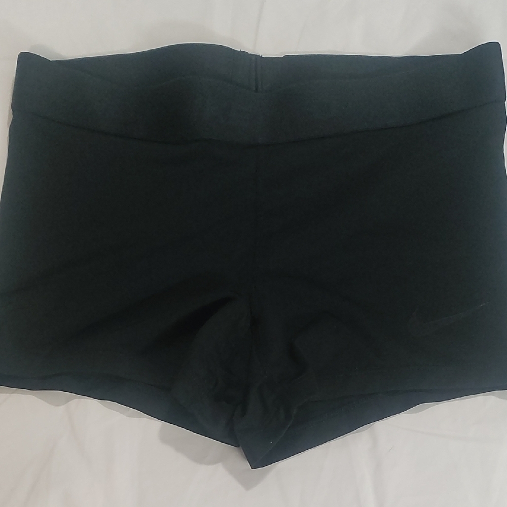 Nike Black and‎ White Athletic Shorts Moisture-Wicking Performance - Picture 2 of 9